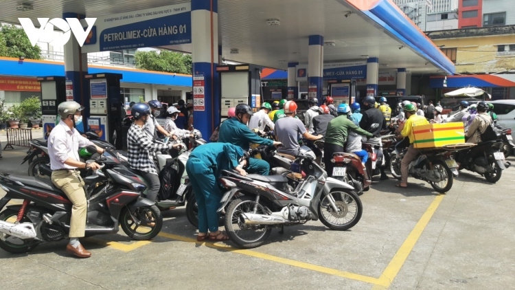 Vietnam to cut short petroleum price adjustment cycle